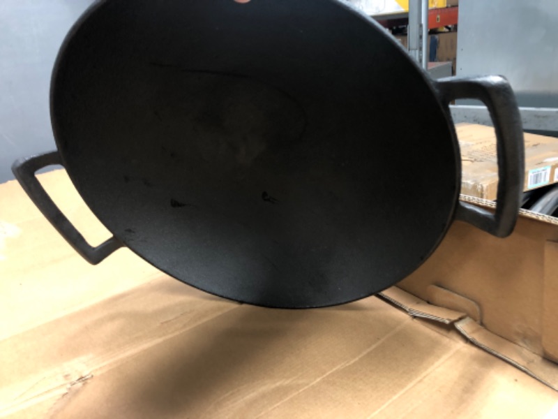 Photo 2 of 14" cast iron wok