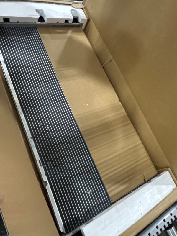 Photo 2 of DWVO Radiator Compatible with Chevy GMC Suburban Yukon Tahoe Pickup Escalade C1500 C2500 C3500 K1500 K2500 K3500 5.0L 5.7L V8 DWRD1018