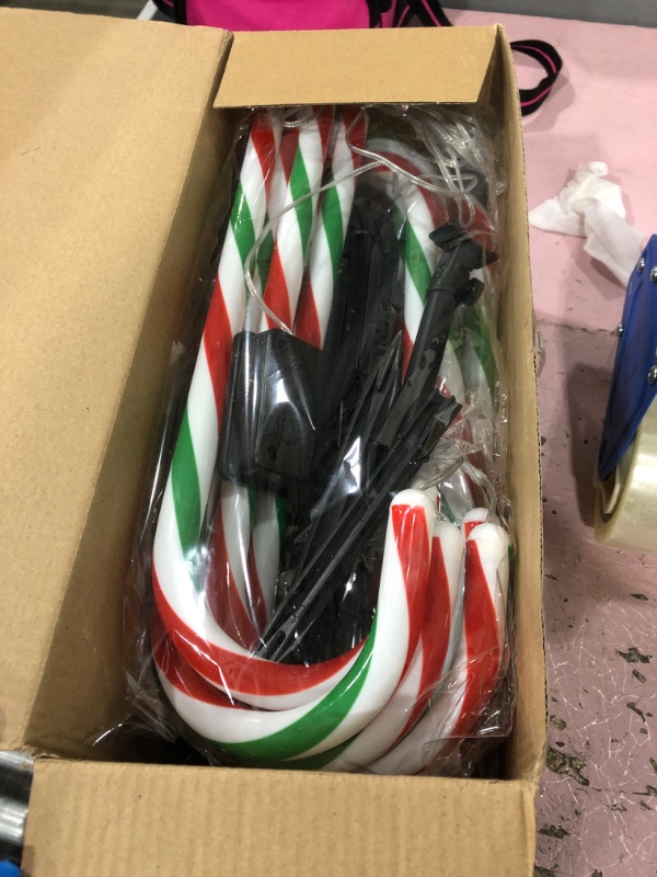 Photo 1 of 20 Pieces 18.5 Inch Christmas Candy Cane Pathway Markers Lights Xmas Indoor Outdoor Garden Walkway Decorations Yard Candy Cane Lights Solar Bubble String Lights Decor (Red Green)