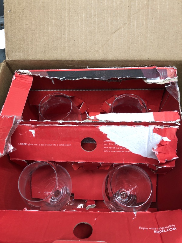 Photo 1 of 4 piece wine glass set 