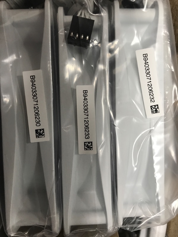 Photo 1 of NZXT Kraken 360 RGB - 360mm AIO CPU Liquid Cooler - Customizable 1.54"" Square LCD Display for Images, Performance Metrics and More - High-Performance Pump - 3 x F120 RGB Core Fans - White 360mm Kraken RGB White