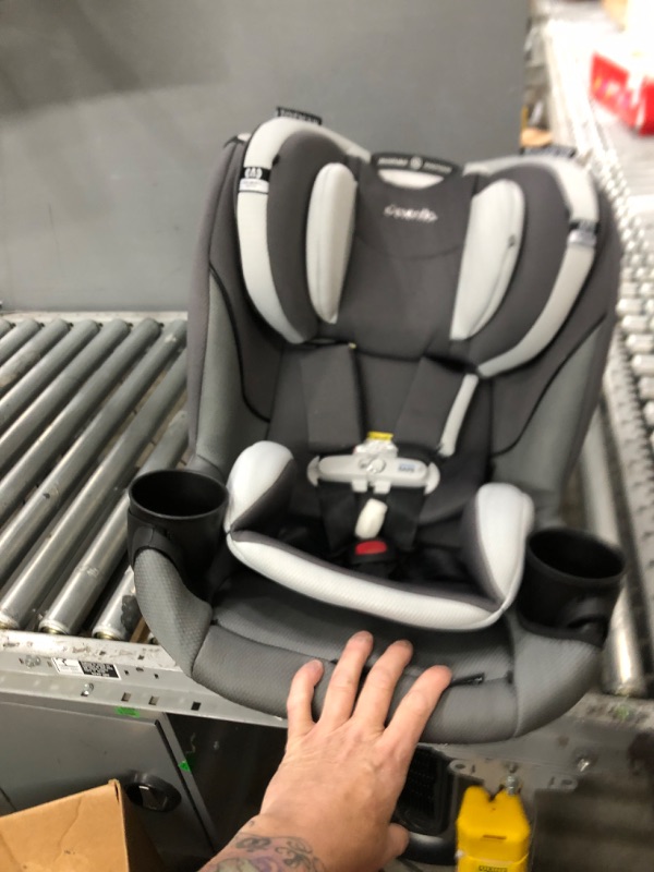 Photo 3 of ***********unknown if complete***************
Evenflo Revolve360 Slim 2-in-1 Rotational Car Seat with Quick Clean Cover (Salem Black)
