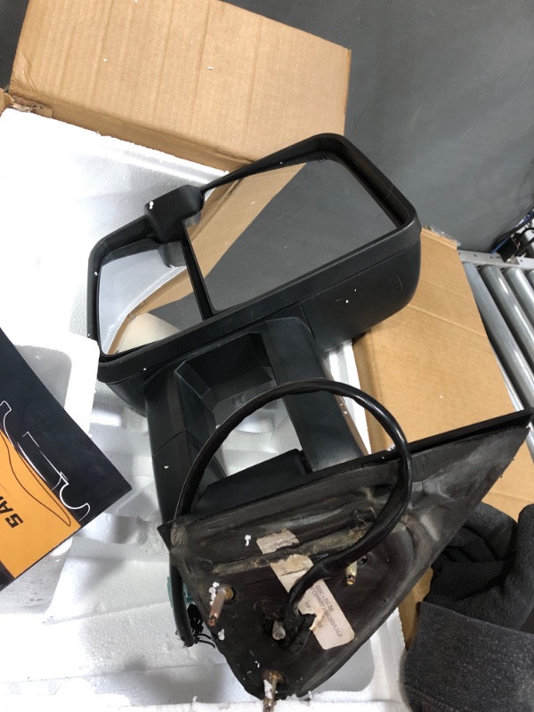 Photo 1 of **MINOR DAMAGE used/rust marks UNKNOWN IF FUNCTIONAL**
Switchback Towing Mirror for Silverado Sierra - Compatible with 2003-2007 Chevy Silverado GMC Sierra Tow Mirrors with Power Adjusted Heated Glass Running Light&Turn Signal Light Backup Lamp Black SWIT