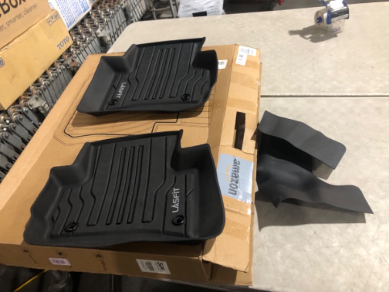 Photo 2 of ***FOR UNKNOWN MAKE AND MODEL - SEE PICTURES***
Automobile Floor Mats, Black, Rubber, 3 Piece