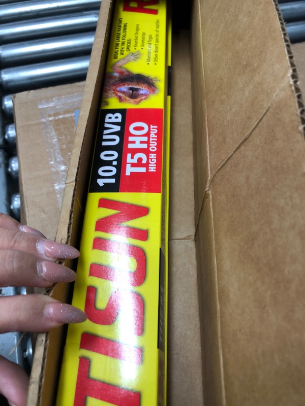Photo 1 of (2 Pack) Zoo Med 26062 Reptisun 10.0 T5-Ho Uvb 39W Fluorescent Lamp, 34"