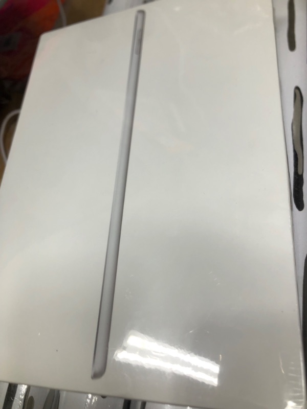 Photo 3 of **FACTORY SEALED**BRAND NEW**
Apple 2021 10.2-inch iPad (Wi-Fi + Cellular, 256GB) - Silver WiFi + Cellular 256GB Silver