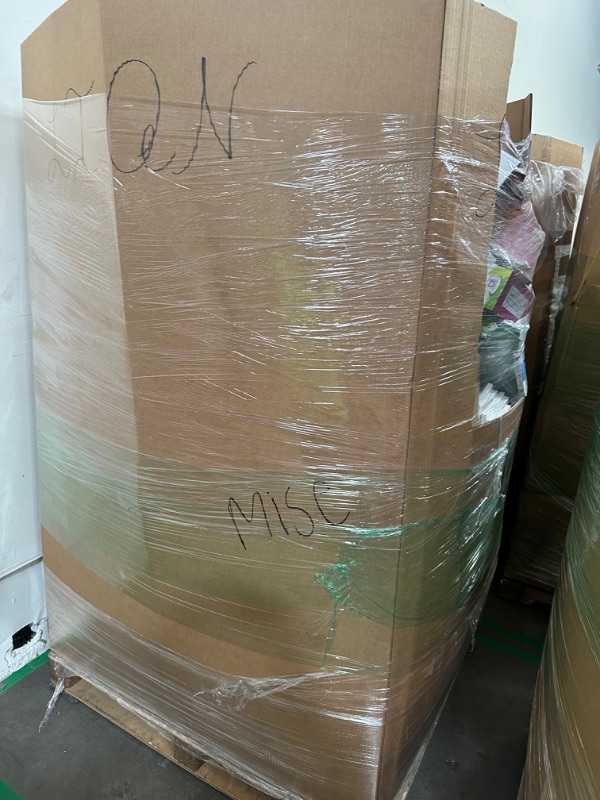 Photo 1 of Nellis Big Box: A Variety of Miscellaneous Items (AS-IS/NR)
