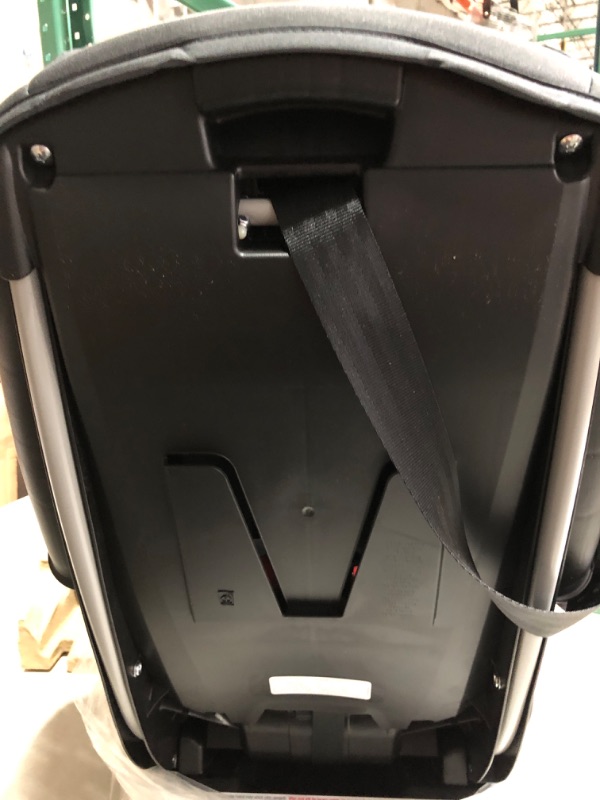 Photo 4 of (used)(see all images) Graco Slimfit 3 in 1 Car Seat | Slim & Comfy Design Saves Space in Your Back Seat, Redmond SlimFit Redmond