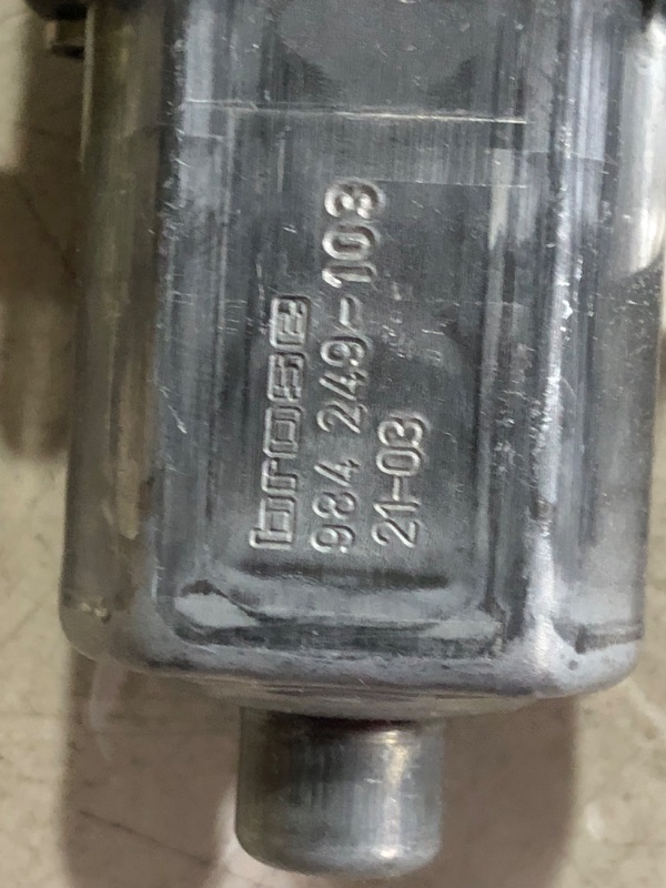 Photo 1 of ***USED - DIRTY - UNABLE TO VERIFY FUNCTIONALITY***
GM Genuine Parts 20897019 Front Passenger Side Power Window Regulator with Motor