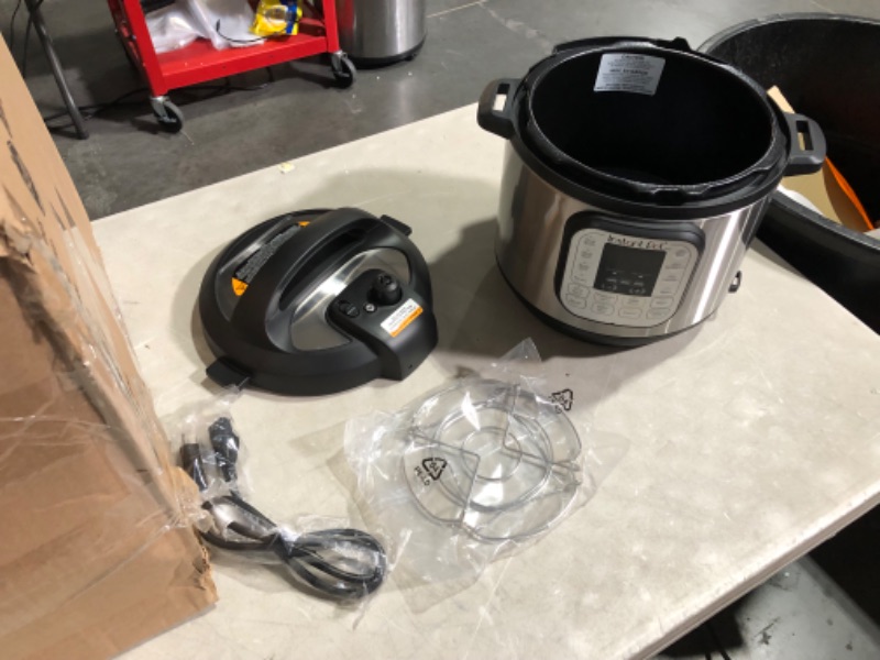 Photo 2 of ***USED - MISSING INNER POT - UNABLE TO TEST***
Instant Pot Duo 7-in-1 Electric Pressure Cooker, Slow Cooker, Rice Cooker, Steamer, Sauté