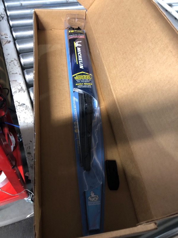 Photo 2 of Michelin 8519 Stealth Ultra Windshield Wiper Blade with Smart Technology, 19" (Pack of 1)