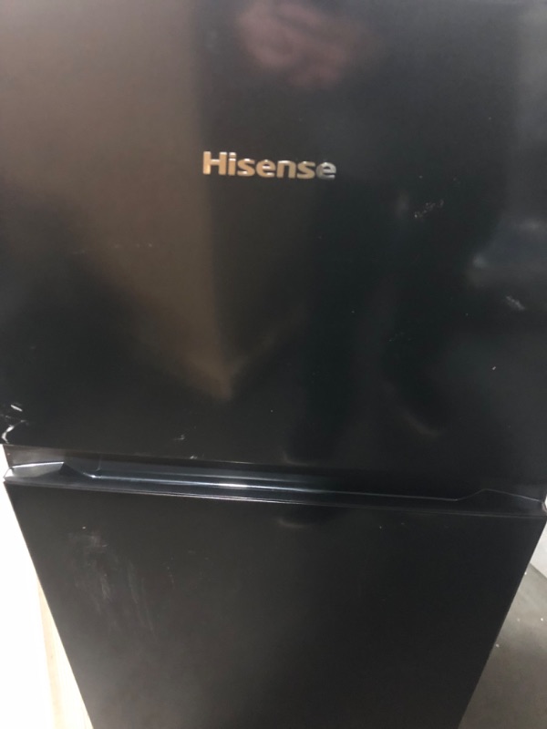 Photo 1 of (READ NOTES)
Hisense 4.4-cu ft Mini Fridge with Freezer (Black) ENERGY STAR