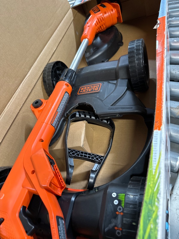 Photo 4 of ***USED - NO BATTERY OR CHARGER - UNABLE TO TEST - USED AND DIRTY***
BLACK+DECKER 20V Cordless String Trimmer/Edger, 12-Inch LST220