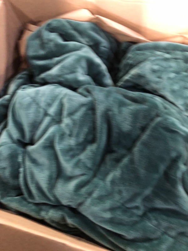 Photo 3 of Alomidds Weighted Blanket (48"x72",20lbs Twin Size - Green)