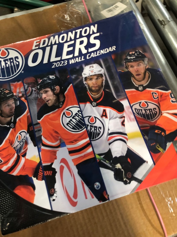 Photo 2 of Turner Sports Edmonton Oilers Connor McDavid 2024 12X12 Player Wall Calendar (24998011997)