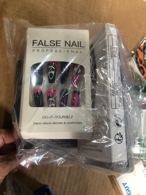 Photo 3 of ***NON REFUNDABLE***
BUNDLE OF ASSORTED NAILS