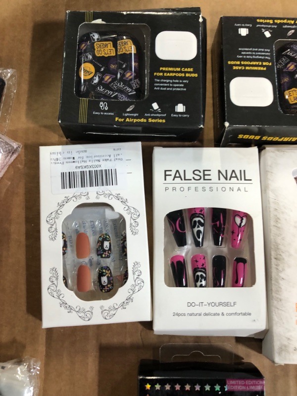 Photo 4 of ***NON REFUNDABLE***
BUNDLE OF ASSORTED NAILS
