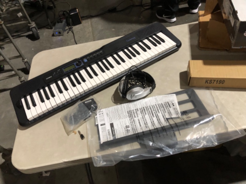 Photo 2 of ***DAMAGED - UNTESTED - SEE COMMENTS***
Casio CT-S300 61-Key Premium Keyboard Pack