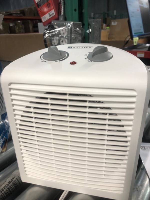 Photo 4 of ***does not work*** Utilitech Up to 1500-Watt Fan Compact Personal Indoor Electric Space Heater with Thermostat
