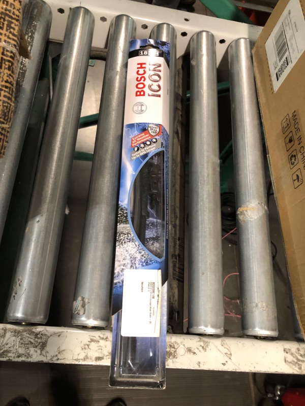 Photo 2 of Bosch 18OE Bosch ICON Wiper Blade