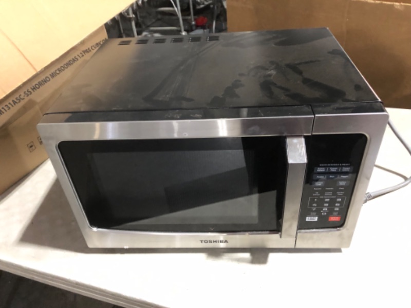 Photo 6 of ***NOT FUNCTIONAL - NONREFUNDABLE - FOR PARTS ONLY - SEE COMMENTS***
TOSHIBA EM131A5C-SS Countertop Microwave Oven, 1.2 Cu Ft with 12.4" Turntable