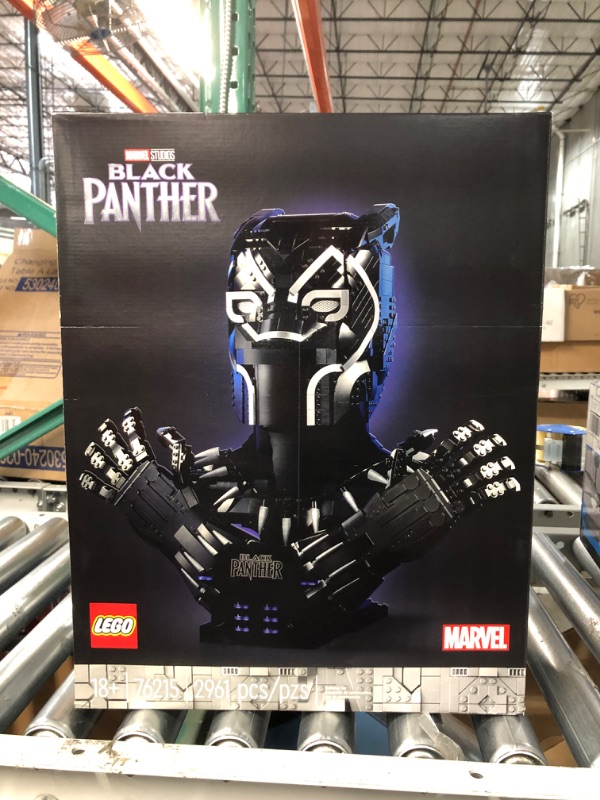 Photo 2 of LEGO Marvel Black Panther, King T’Challa Model Building Kit, 76215 