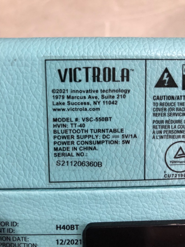 Photo 5 of ***NOT FUNCTIONAL - DOESN'T POWER ON***
Victrola Vintage 3-Speed Bluetooth Portable Suitcase Record Player with Built-in Speakers VSC-550BT-TU