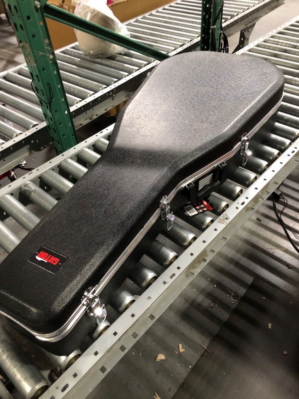 Photo 1 of **MINOR DENT**
Gator Cases, Inc Deluxe Dreadnought Guitar Case in Black