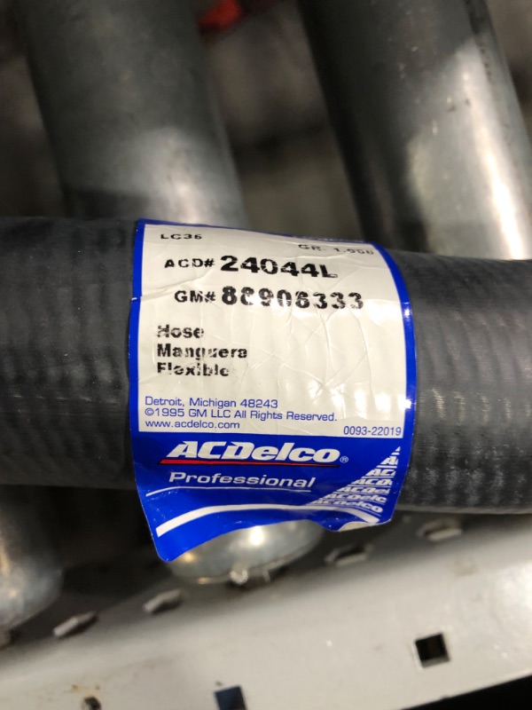 Photo 2 of ACDelco Gold 24044L Molded Upper Radiator Hose