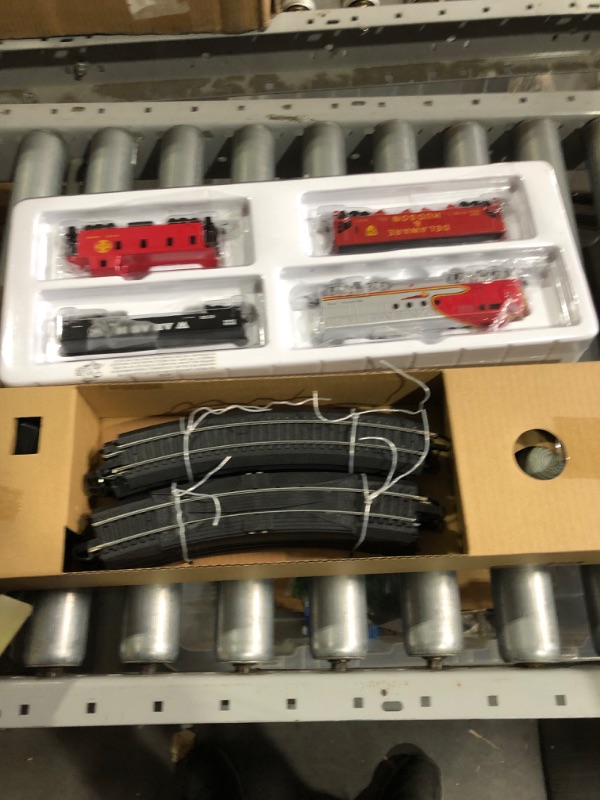 Photo 2 of Bachmann Trains - Santa Fe Flyer Ready to Run Electric Train Set