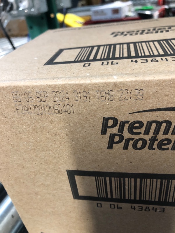 Photo 3 of **EXP SEPT 06 2024** Premier Protein Shake, Bananas & Cream, 30g Protein, 1g Sugar, 24 Vitamins & Minerals 138.0 Fl Oz Banana 11.5 Fl Oz (Pack of 12)