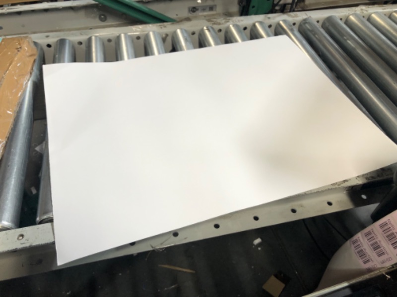 Photo 1 of School Smart Pacon Heavyweight Tagboard, 18 x 24 Inches, 11 Pt, White, Pack of 100 (085498)