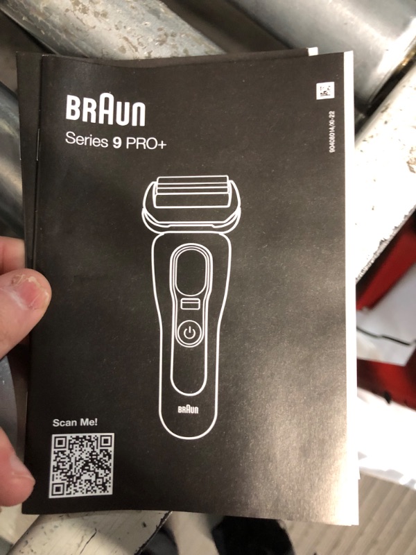 Photo 4 of Braun Series 9 PRO+ Electric Razor for Men, 5 Pro Shaving Elements and Shave-Preparing ProComfort Head for Closeness & Skin Comfort, 6in1 SmartCare Center - 95977cc
