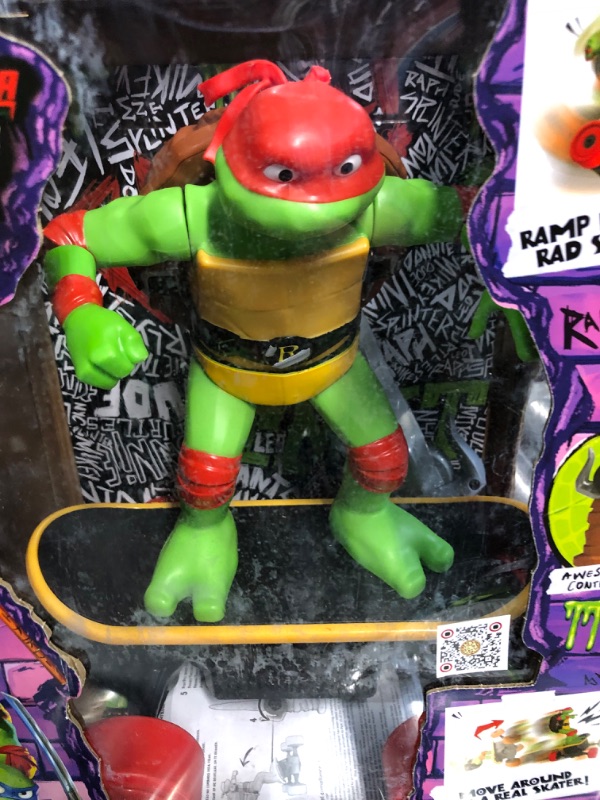 Photo 2 of **READ NOTES**
Teenage Mutant Ninja Turtles Cowabunga Skate RC - Imitates Real Skate Tricks - 2.4 GHz Remote Control - Ages 5+ 