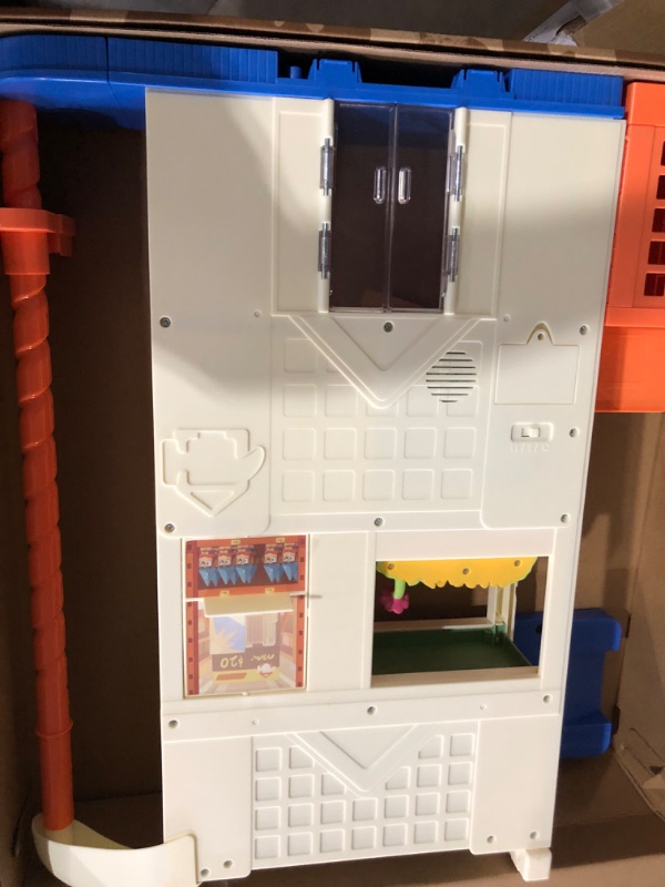 Photo 3 of Bluey Hammerbarn Shopping Center Mega Set, 4 Level, 22" Tall Playset  Exclusive