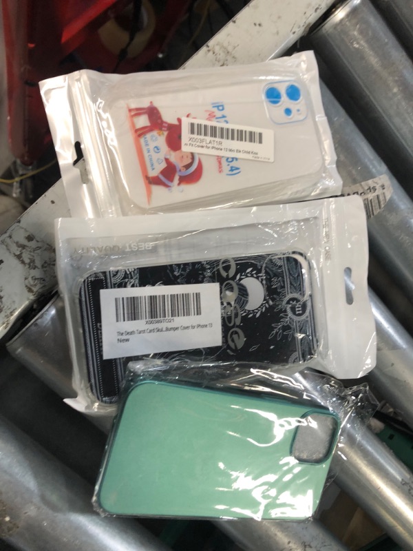 Photo 1 of **N0 RETURNS** 3 phone cases