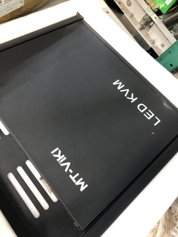 Photo 1 of (READ FULL POST) MT-VIKI 16 Port KVM VGA Switch w/17'' LCD Monitor, 1U Rack Mount KVM Monitor ,1280x1024@60Hz Support OSD/Hotkey/Button Switching, 16 KVM Cables, Fit 1U 19'' Rack, previously opened, 