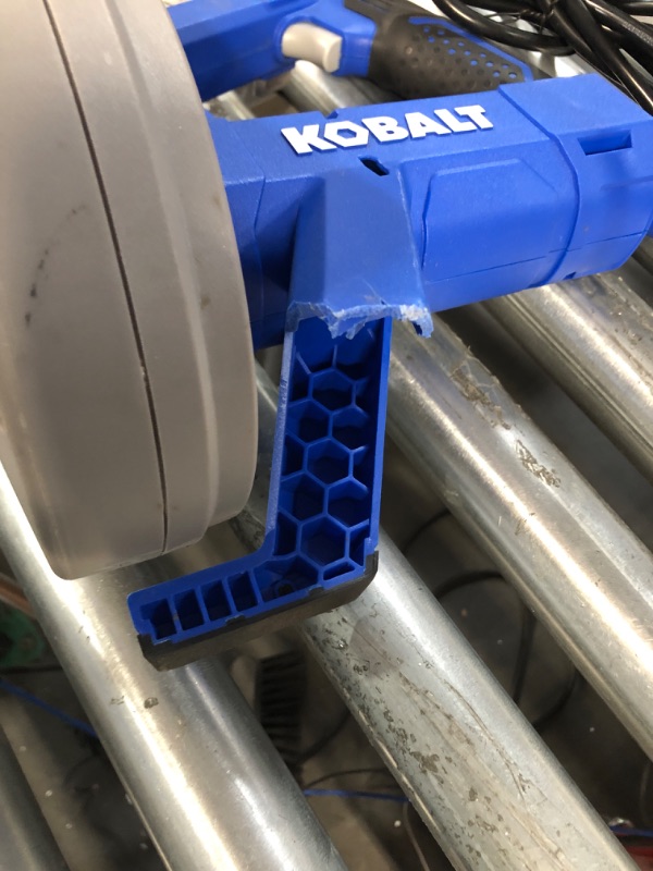 Photo 3 of ***MINOR DAMAGE****Kobalt 1/4-in dia x 25-ft L Music Wire Machine Auger