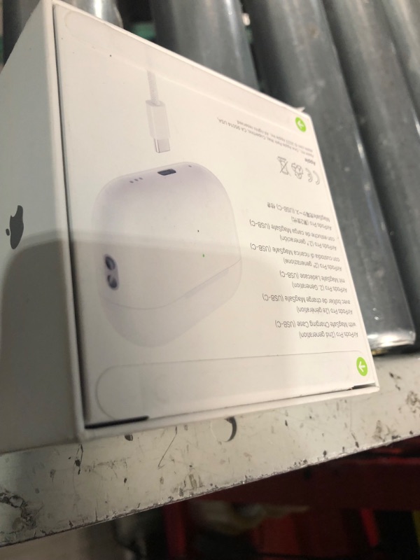 Photo 2 of airpods pro 2nd generation