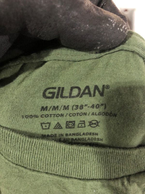 Photo 2 of 5 GILDAN SHIRTS M