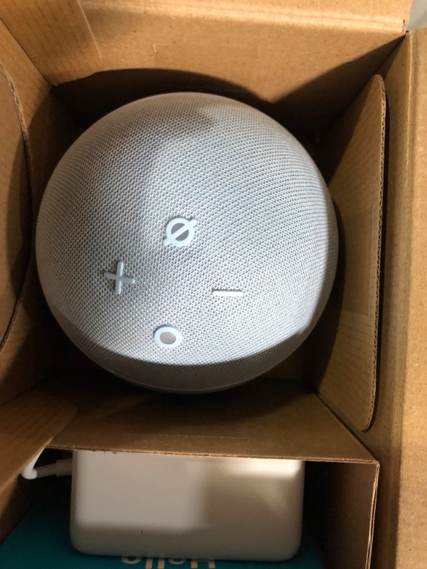 Photo 3 of Echo Dot with Clock (5th Gen, 2022 Release) Alexa