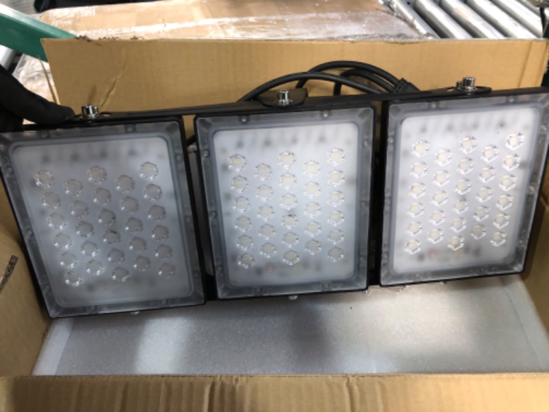 Photo 2 of  LED Flood Lights Outdoor, STASUN 600W 54000lm 