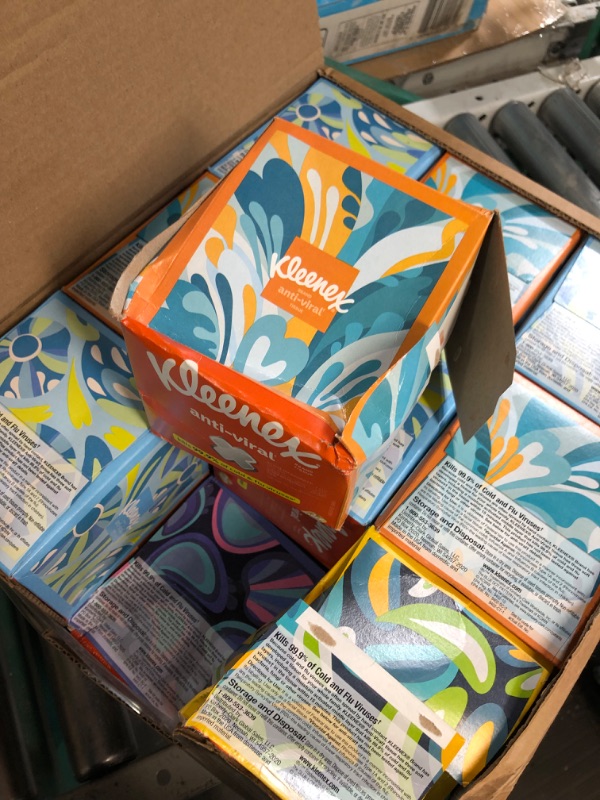 Photo 3 of ***USED - BOXES DAMAGED***
Kleenex Anti-Viral Facial Tissues 1 Cube Box 55 Tissues per Box 3-Ply 18