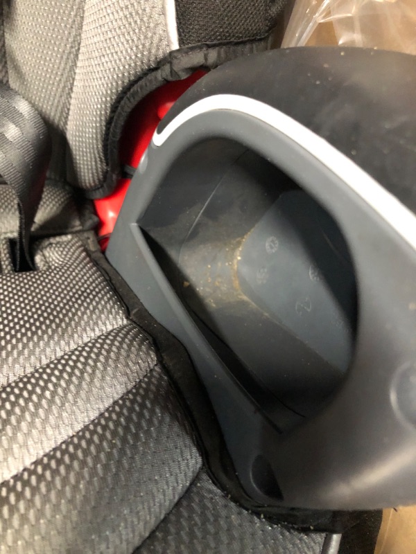 Photo 1 of *SEE NOTES* Graco SlimFit 3 in 1 Car Seat -Slim & Comfy Design Saves Space in Your Back Seat, Darcie, One Size SlimFit Darcie