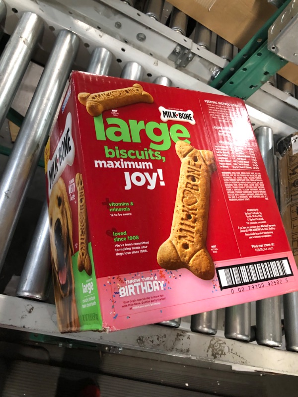 Photo 2 of *PREVIOUSLY OPENED* Milk-Bone Original Dog Treats Biscuits for Large Dogs, 10 Pounds (Packaging May Vary) Large 10 Pound (Pack of 1)