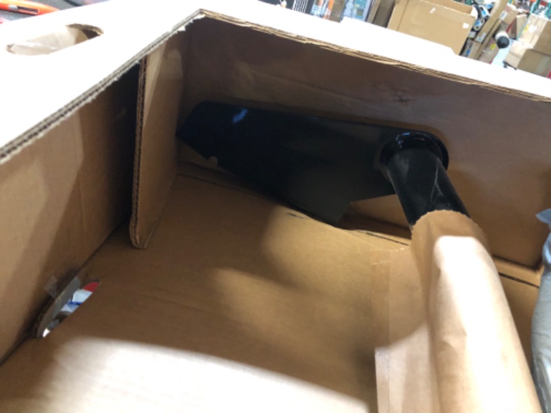 Photo 1 of CURT 13105 Class 3 Trailer Hitch, 2-Inch Receiver, Exposed Main Body, Fits Select Toyota Sienna