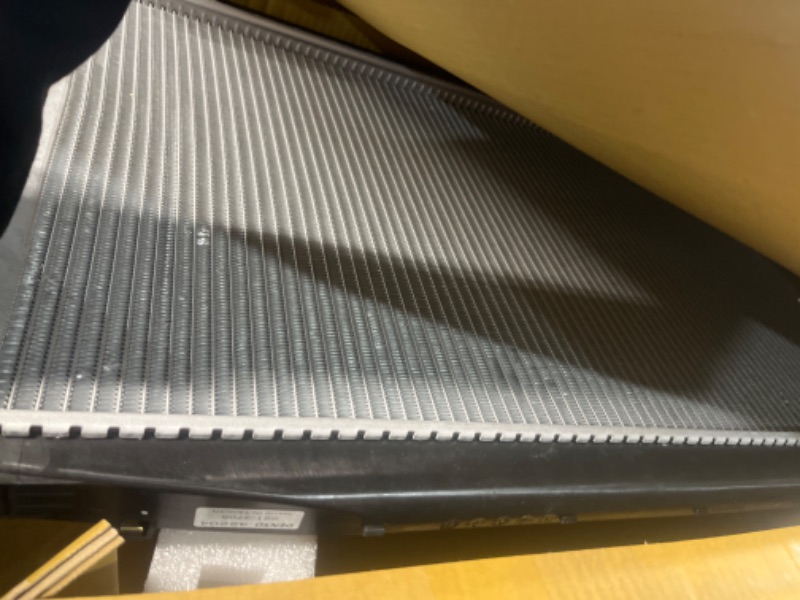 Photo 3 of Denso 221-3705 Radiator