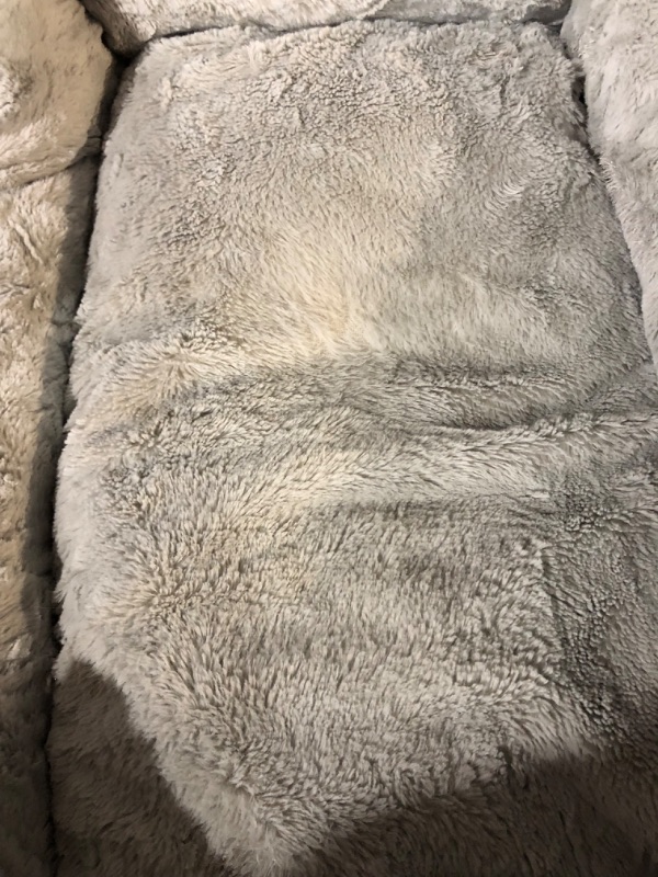 Photo 4 of ***USED - DIRTY***
Best Friends by Sheri Soothe & Snooze Lounge Lux Memory Foam Rectangular Dog Bed, Washable, Grey, Medium 30" x 20" 