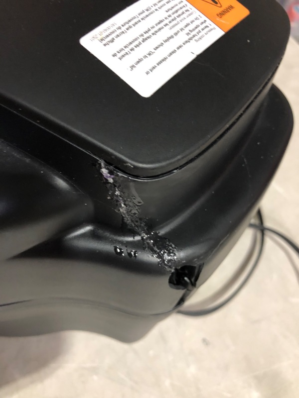 Photo 5 of ***DAMAGED - HINGE BROKEN - LID JAMMED SHUT - SEE PICTURES - POWERS ON - UNABLE TO TEST FURTHER***
Instant Pot Duo Crisp Ultimate Lid, 13-in-1 Air Fryer and Pressure Cooker Combo, Sauté, Slow Cook, 6.5QT Ultimate