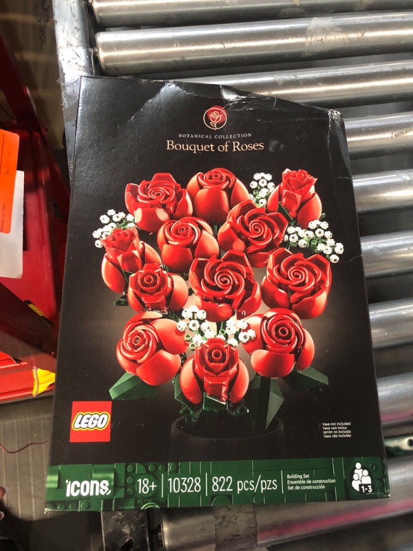 Photo 2 of ***FACTORY SEALED - BOX IS DAMAGED**  LEGO Icons Bouquet of Roses,  10328